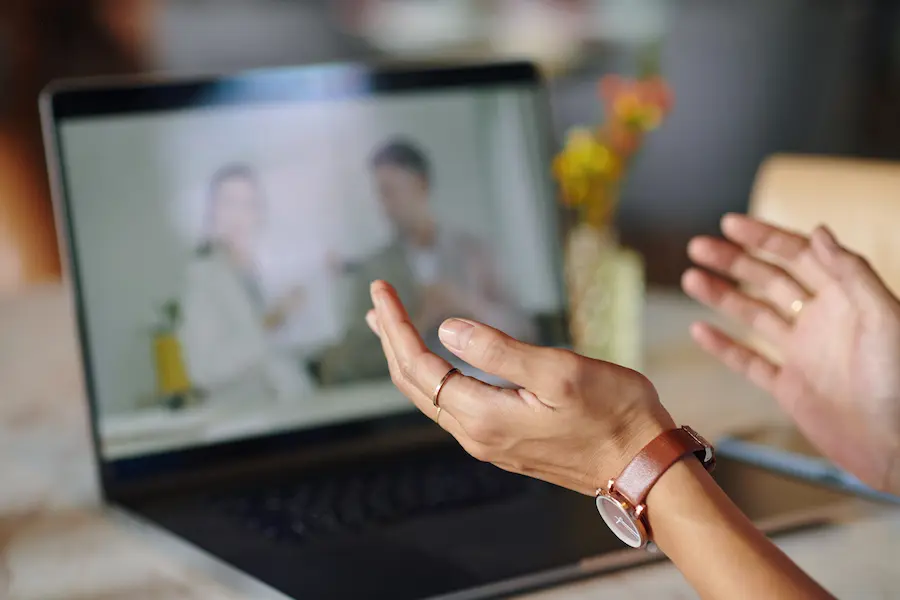 hacer terapia de pareja online